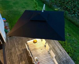 Du lever au coucher du soleil : prolongez vos soirées d’été avec votre propre parasol Solero.