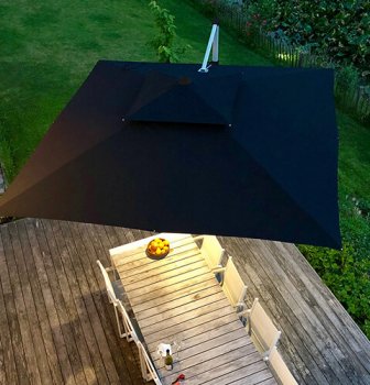 Du lever au coucher du soleil : prolongez vos soirées d’été avec votre propre parasol Solero.